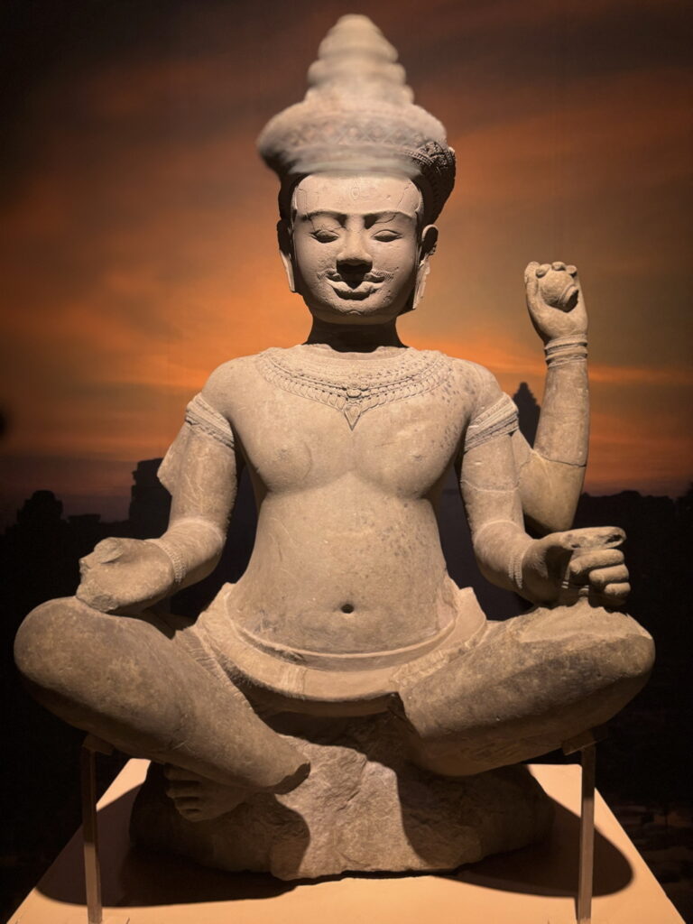 Seated statue at the Angkor National Museum